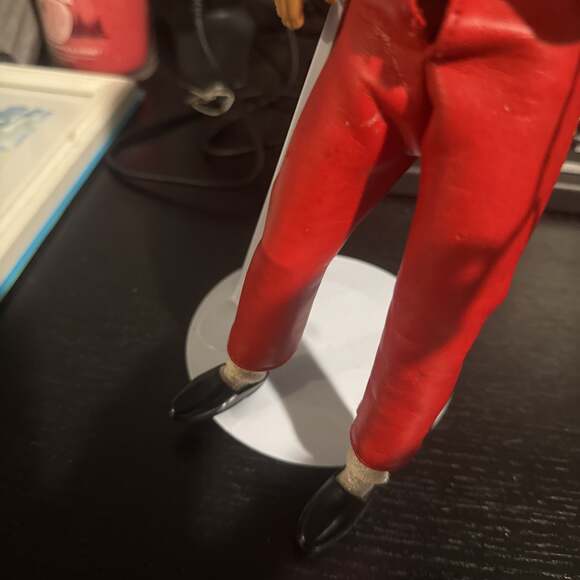 1984 Thriller: Michael Jackson Doll - Picture 3 of 4